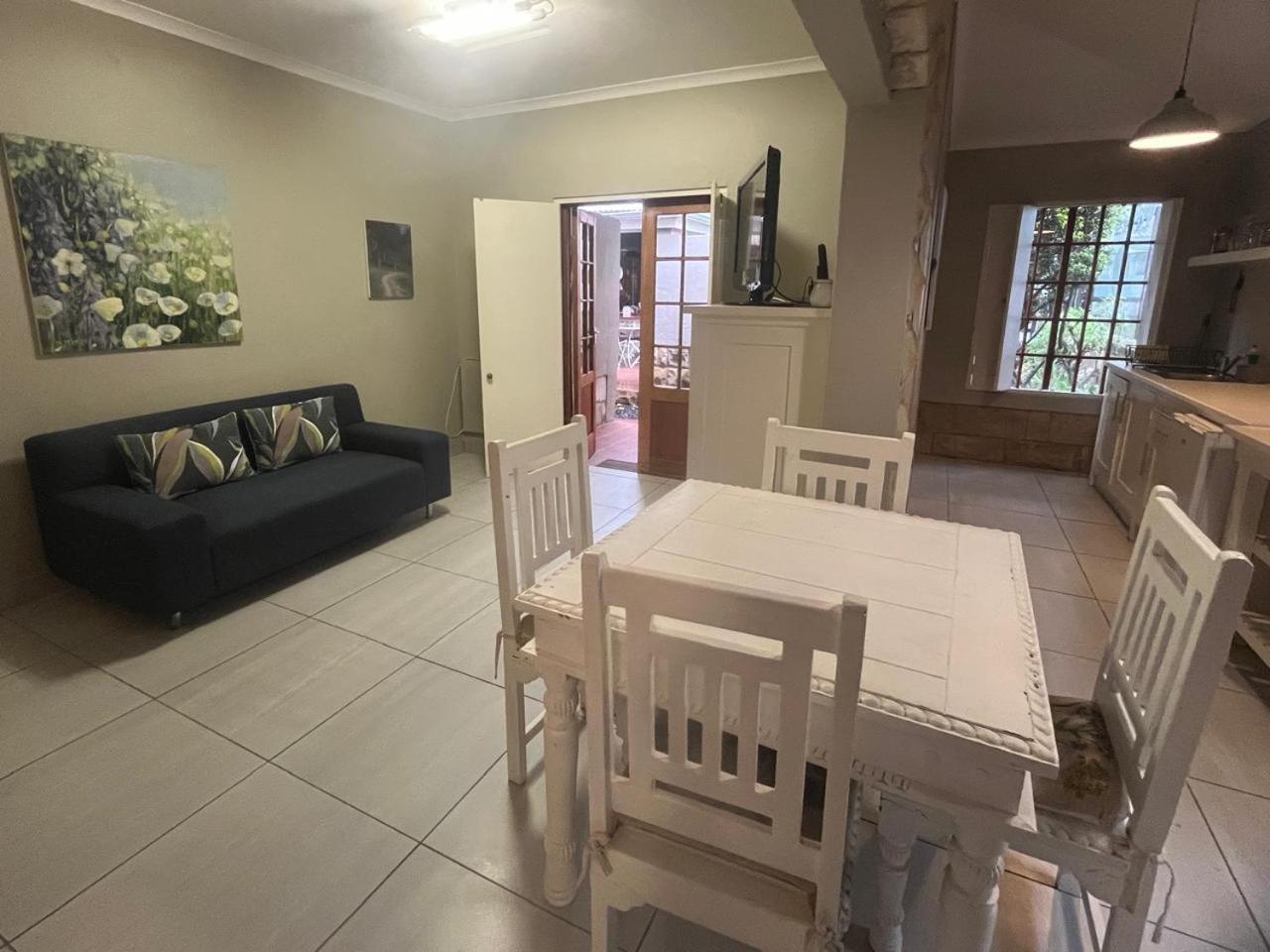 By The Way Guesthouse Clarens Eksteriør bilde